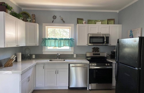 Globe Apartment | Unit 3 - Turquoise - Pinal Creek East - Wifi - central location