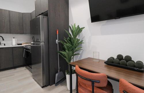 Shaw Apartment | Unit 5 Cozy 1 Bed Room with Queen Bed plus Sofa Pullout