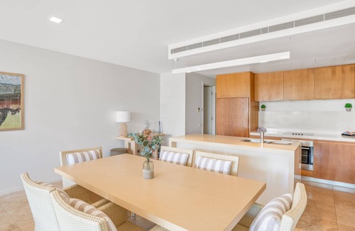 Rainbow Beach Apartment | Unit 7 Plantation Resort - Rainbow Beach. Air conditioned. Pool and outdoor spa. Wifi. Plantation Re