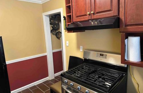 Seat Pleasant Apartment | Unit-B Stylish Apt near Addison metro & downtown Washington DC