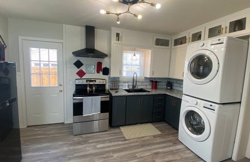 Lubbock House | University Cottage Ŧnn