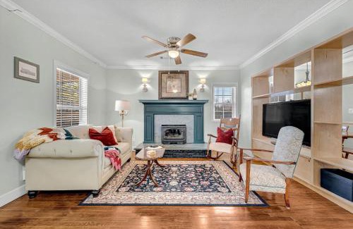 Siloam Springs House | University Place, family stay, practically on JBU campus