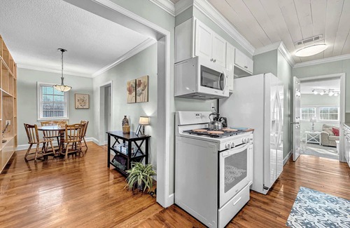Siloam Springs House | University Place, family stay, practically on campus