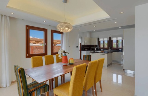 Kouklia Villa | Unmatched Luxury: Stunning Views & Elegance at Paphos Villa 1470.