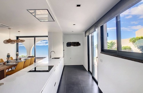 Garajau House | Unmei Villa by LovelyStay