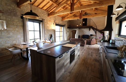 Septfonds Cottage | unusual cottage in a dovecote 4 people