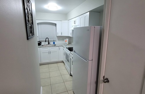 Orlando House | Unwind with a beautiful pond view prefect for recharging.