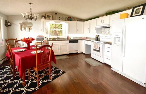 Cheboygan House | Up North Getaway, Pet friendly, Dock, Kayaks, Firepit, Views. Near Mackinaw City