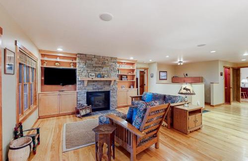 North Lake George House | Up The Hill