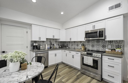 Ogden Apartment | Updated 2BR/1BA Flat Steps from 25th Street Fun