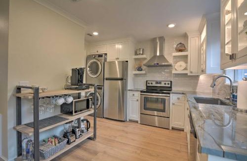 Downtown House | Updated and Modern House Less Than 1 Mi to Dtwn Bentonville!