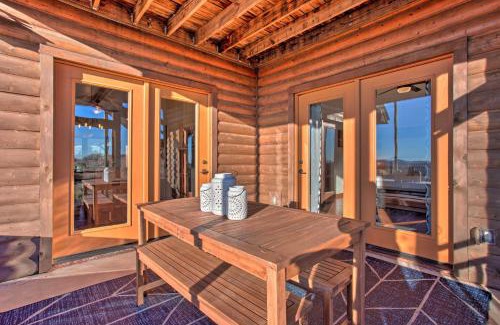 Medicine Park House | Updated Cabin with 360-Degree Mtn View 1 Mi to Lake