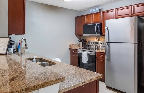 Clermont Apartment | Updated Centrally Located Suite 839