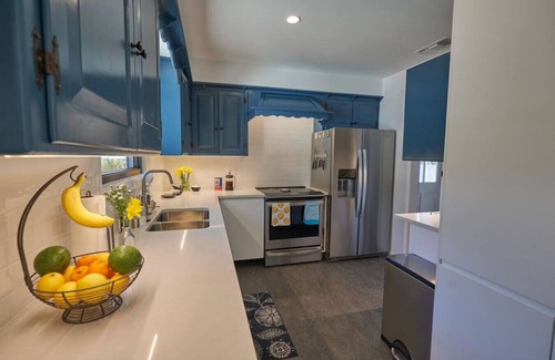 Altadena House | Updated classic mid-century ranch home with pool