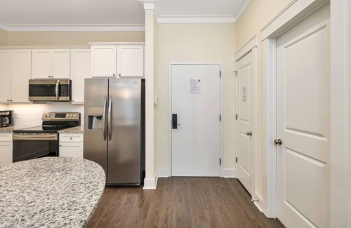 King City Condo | Updated condo with pool & steps to village