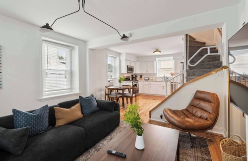 Manayunk House | Updated Corner Rowhome with Parking, Sleeps 8