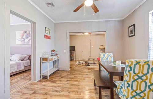 New Iberia Villa | Updated Cottage, pet friendly, full equipped home.