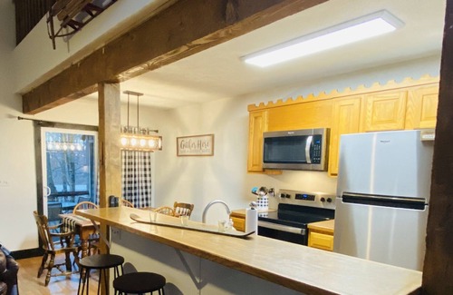 White Haven House | Updated Cute Chalet, Hot Tub! Close to lakes, hiking, state parks, golf course!
