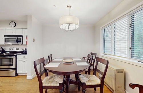 Stratton Mountain Condo | Updated ground floor condo w/patio, fireplace, ski locker, door to door shuttle