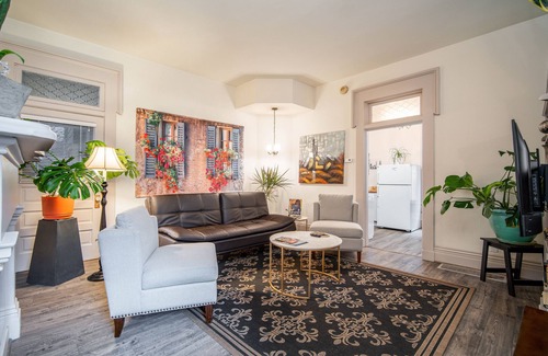 Oregon District Apartment | Updated Historical apartment close to a park and two blocks from the best dining