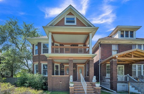 Mexicantown - Southwest Detroit Apartment | Updated Loft- Downtown Detroit Adjacent Southwest apts