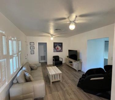 Sailboat Bend Apartment | Updated Modern House with Cozy Feel