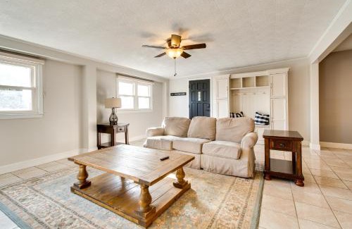Robinson Apartment | Updated Robinson Vacation Rental with Fireplace!