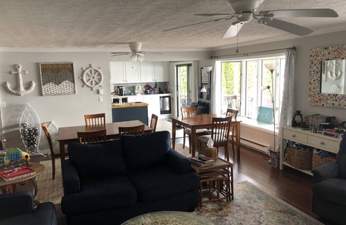 Scottsburg House | UPDATED YEAR ROUND LAKE HOUSE