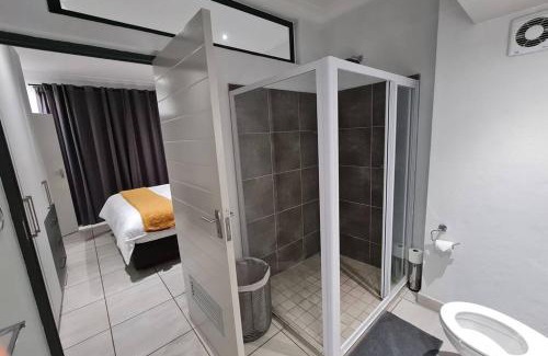 Menlo Park Apartment | Upmarket one-bedroom apartment at Menlo Park