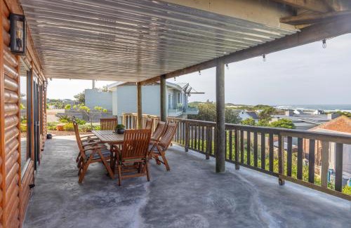 Cape Saint Francis Apartment | Upmarket Sea View Apartment