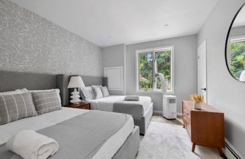 Airmont Apartment | Upper Saddle River Resort w Pool, Hot Tub & Lake
