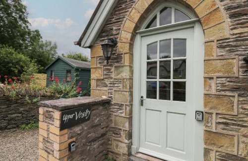 Tan-y-groes Apartment | Upper Vestry