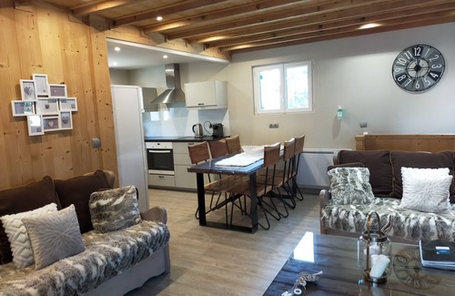Pyrenees 2000 Ski Chalet | Upscale, detached chalet, -10mn walk to downhill ski slopes - Rated 4*.