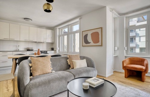 Gundeldingen Apartment | Upscale Gundelingen 4 Room w/W/D & Storage, nr Train Station, by Blueground