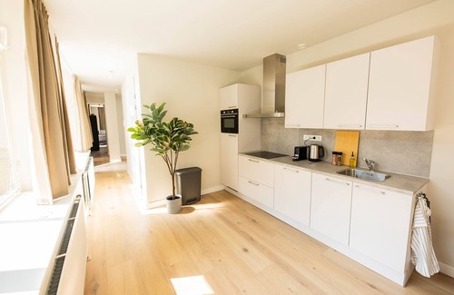 Centrum Apartment | Upscale Haven 2BDR Apartment WS