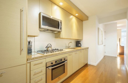 Central New York City Apartment | Upscale Studio in the Heart of Times Square