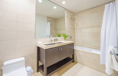 Central New York City Apartment | Upscale Studio in the Heart of Times Square