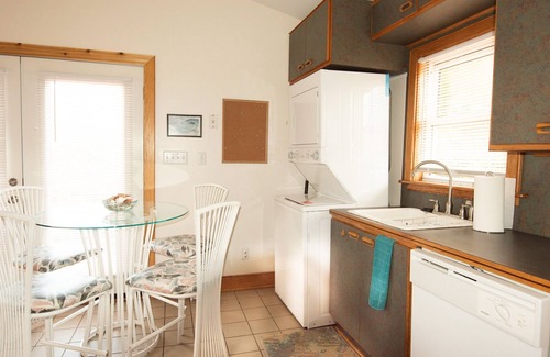 Northeast Virginia Beach House | Upstairs 1BR Beach Apartment in the Heart of the Vibe District - 5 Minute Stroll to Beach (508B)