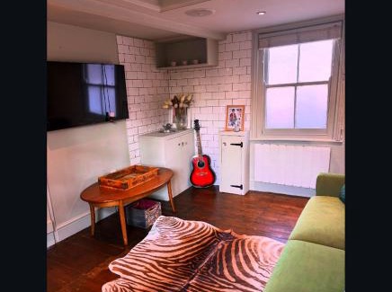 Felsted Apartment | Upstairs at Rumblebees