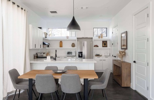 North Loop House | Upstay: Contemporary 2BR Retreat w Patio & BBQ