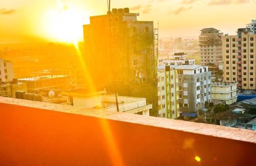 Dar es Salaam Bed & Breakfast | Urban Affordable Private City Room- Amazing View, Fast WiFi & Walkable Location