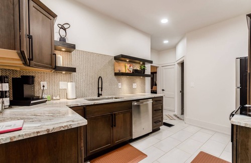 Near East Columbus Apartment | Urban Bohemian Chic - Heart of Columbus!