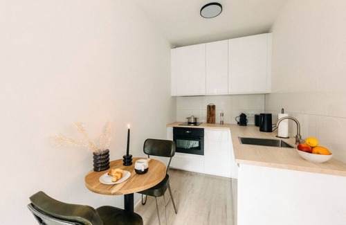 Friedrichstadt Apartment | Urban Chic | Smart TV | Perfect for Two