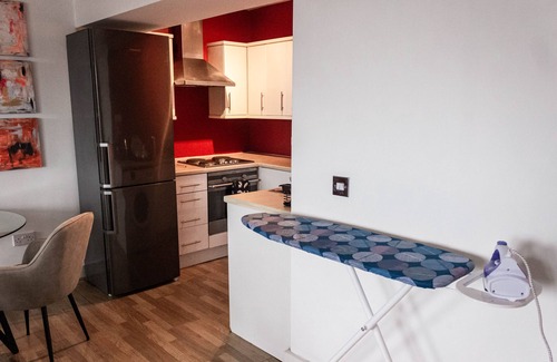 St. Thomas Apartment | Urban Comfort: Stylish 2-Bed Apartment