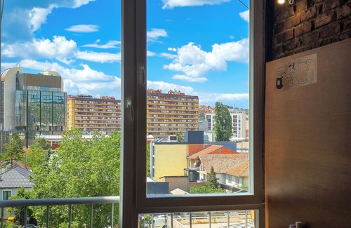 Pristina Apartment | Urban Cozy Retreat