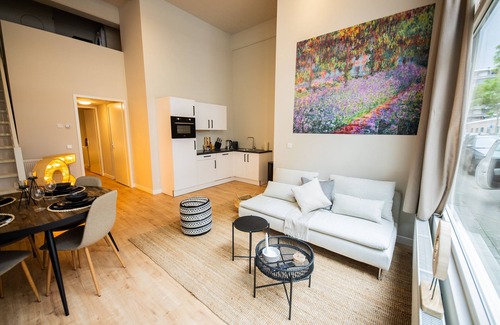 Stadsdriehoek Apartment | Urban Elegance 3BDR Apartment BSH