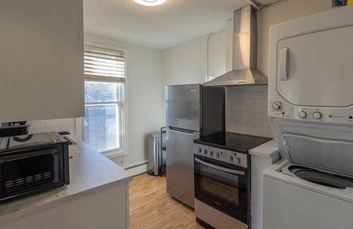 Southeast Calgary Apartment | Urban Escape in Ramsay By Calgary Stampede, Inglewood, Bow River