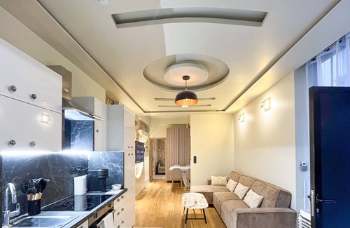 Quartier de la Place-Vendome Apartment | Urban Flat - 196 Saint Honoré