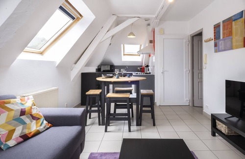 Segre House | Urban gîte ✰ 186m² ✰ center ✰ 3 T2 + 1 T3 (all bathroom/living room/kitchen) + terrace