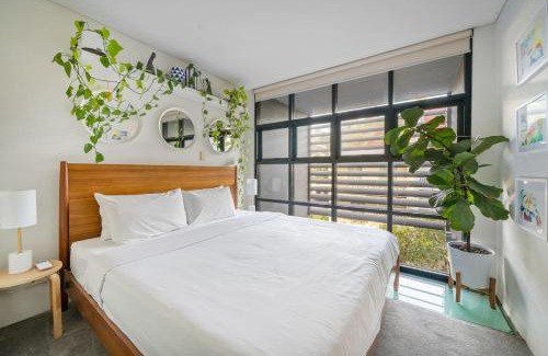 Darlinghurst Apartment | Urban Jungle Loft - A Leafy Alfresco Oasis